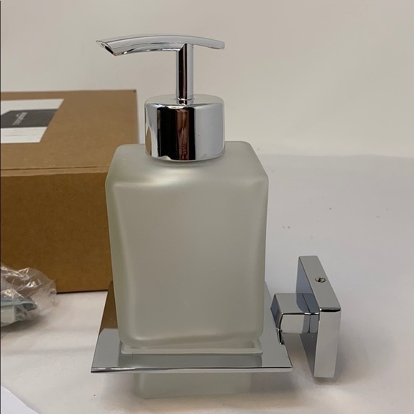 Euro Glass Chrome Wall Mounted Soap Dispenser NEW - Picture 3 of 4